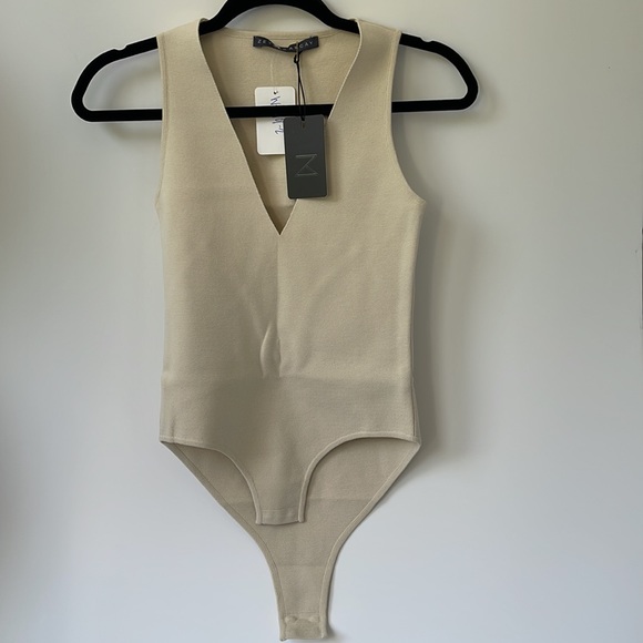 ZEYNEP ARCAY V-NECK BODYSUIT LIMESTONE size 2 - Picture 2 of 8